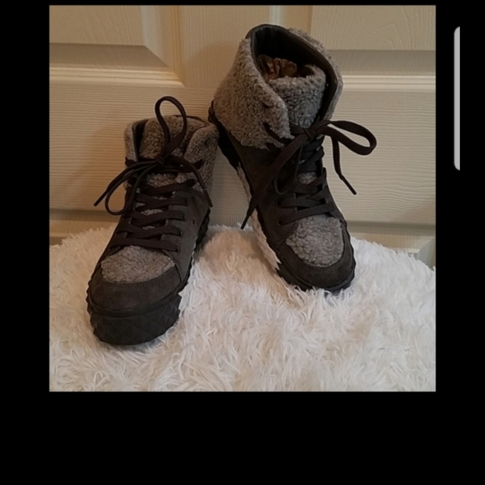 Kendall & Kylie Sherpa "Rebel" high top Sneakers